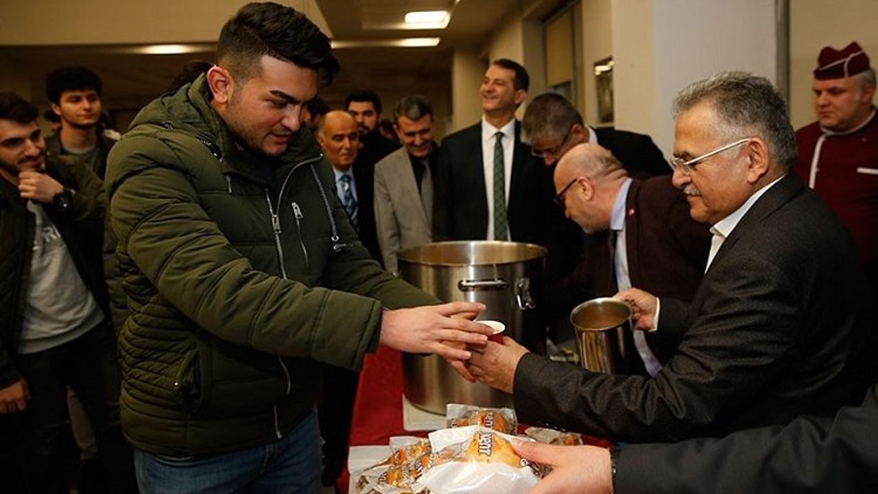 Kayseri Büyükşehir'den gençlere 1 milyon çorba
