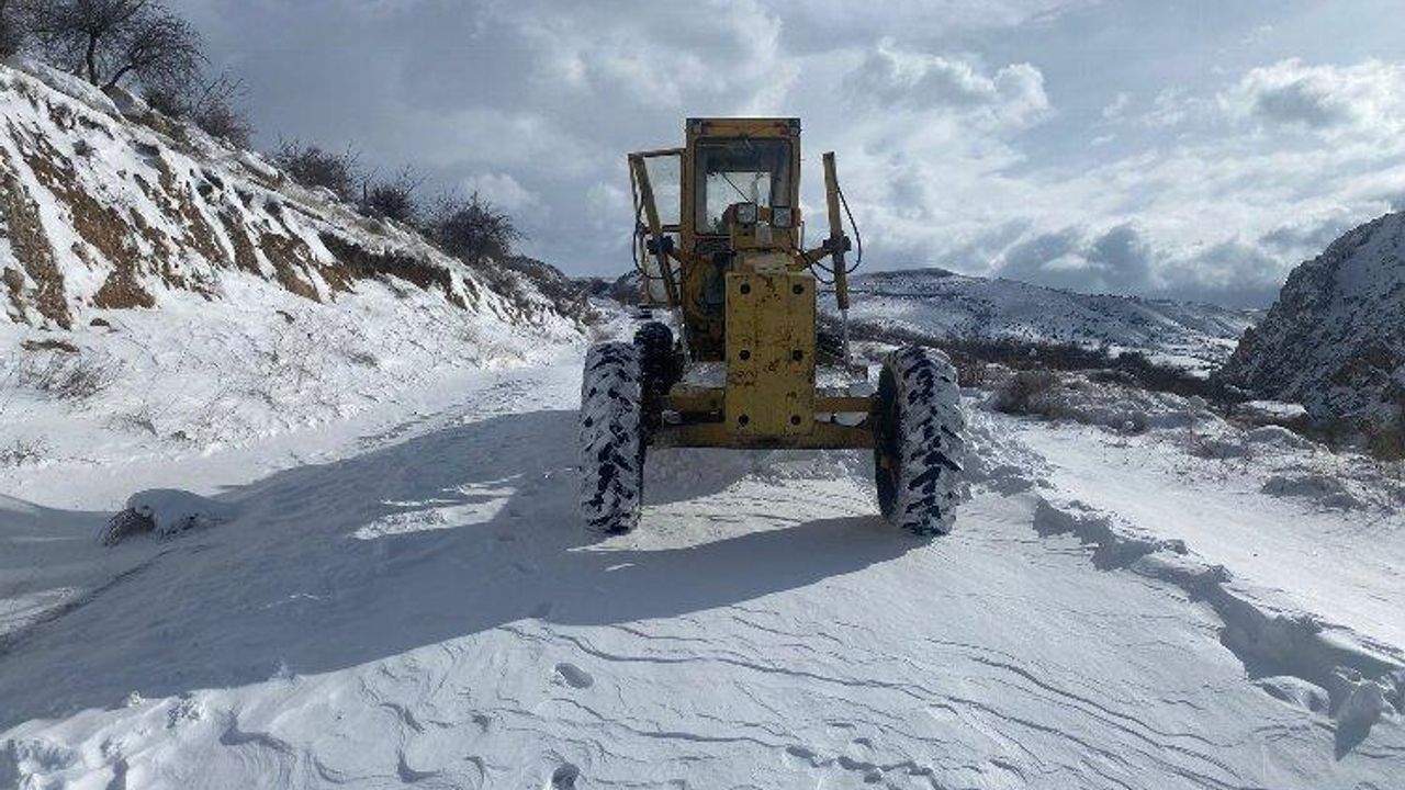 Malatya'da kardan kapalı yol kalmadı