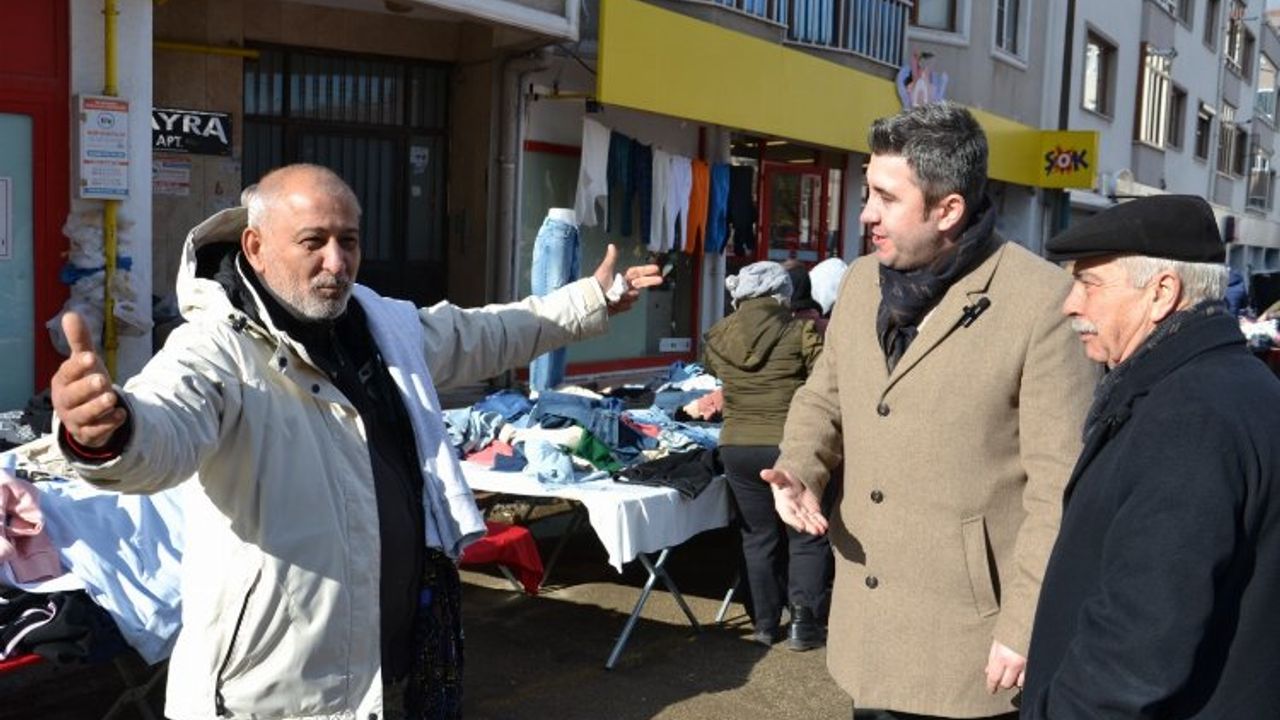 Mehmet Özcan manifaturacılarda da ilgiyle karşılandı