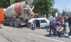 Otomobil, beton mikseri ile çarpıştı: 1 yaralı