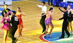 İzmir’de dansçıların kıyasıya rekabeti