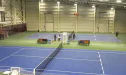 Konya Karatay'da 19 Mayıs kapsamında ödüllü tenis turnuvası