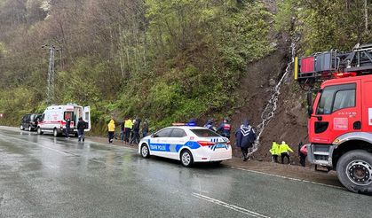 Artvin’de menfeze düşen araçta iki kişi can verdi