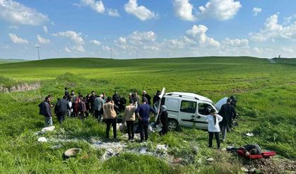 Diyarbakır’da otomobil tarlaya uçtu: 3’ü ağır 4 yaralı