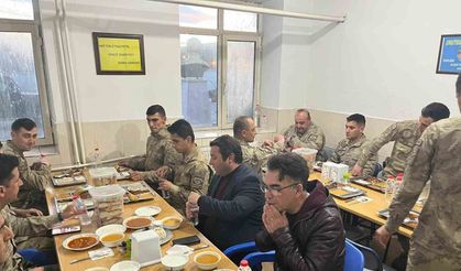 Kaymakam Ocak askerlerle iftar yemeğinde buluştu