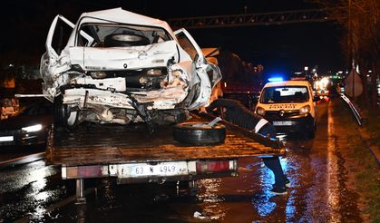 Şanlıurfa’da park halindeki otomobile tır çarptı: 1 yaralı