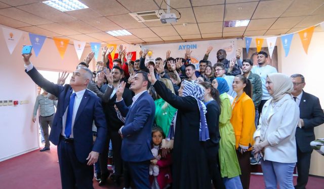 Savaş: “AK Parti’nin dünyada örneği yok”