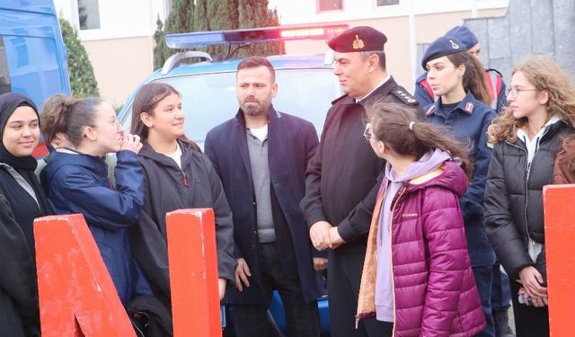 Düzce'de güvenlik güçleri öğrencilerle buluştu