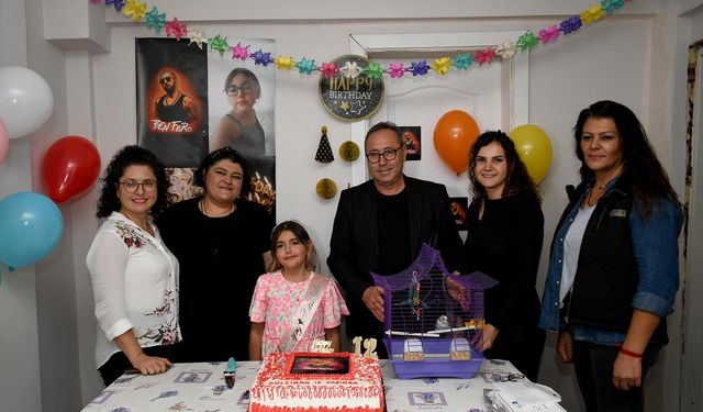 Kuşadası Belediyesi’nden lösemi hastası Gülcihan’a sürpriz doğum günü kutlaması