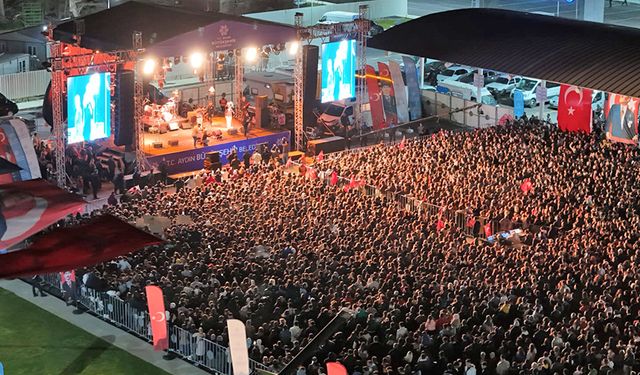 Aydın Büyükşehir Belediyesi Söke Otogarı 'Duman' konseriyle açıldı