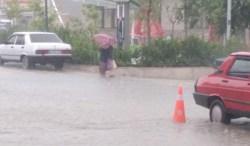 Koçarlı'da vatandaşlar sağanak yağışa karşı anonsla uyarıldı