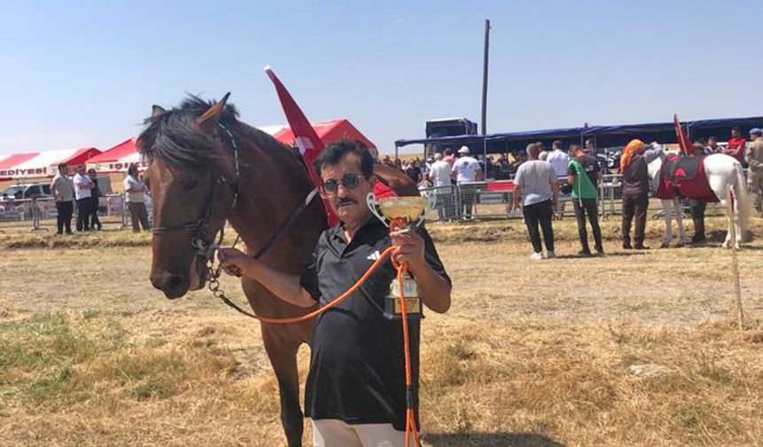 Mehmet Onbaşı Aydın'a birincilik kupasıyla döndü