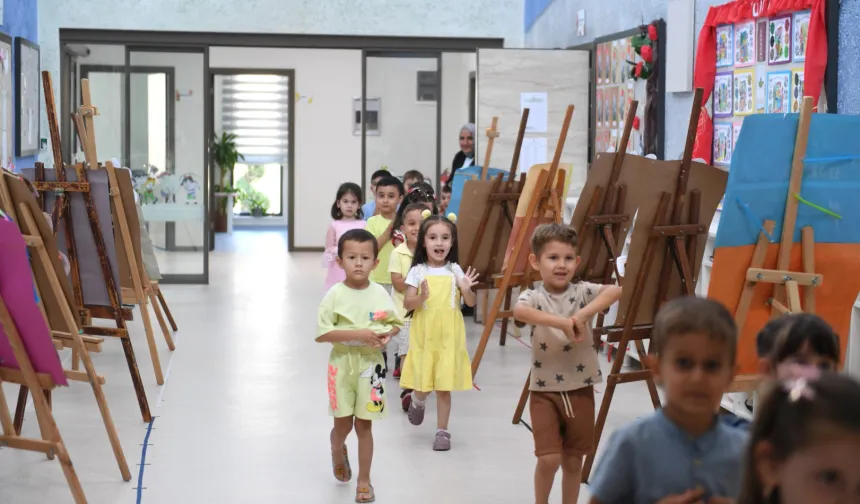 Bursa Osmangazi'de kreş öğrencilerinin karne sevinci